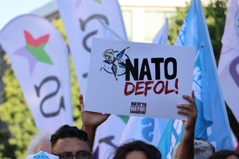 خۆپیشاندەران لە ئیستەنبووڵ: پێویستە تورکیا دەستبەجێ لە ناتۆ بکشێتەوە