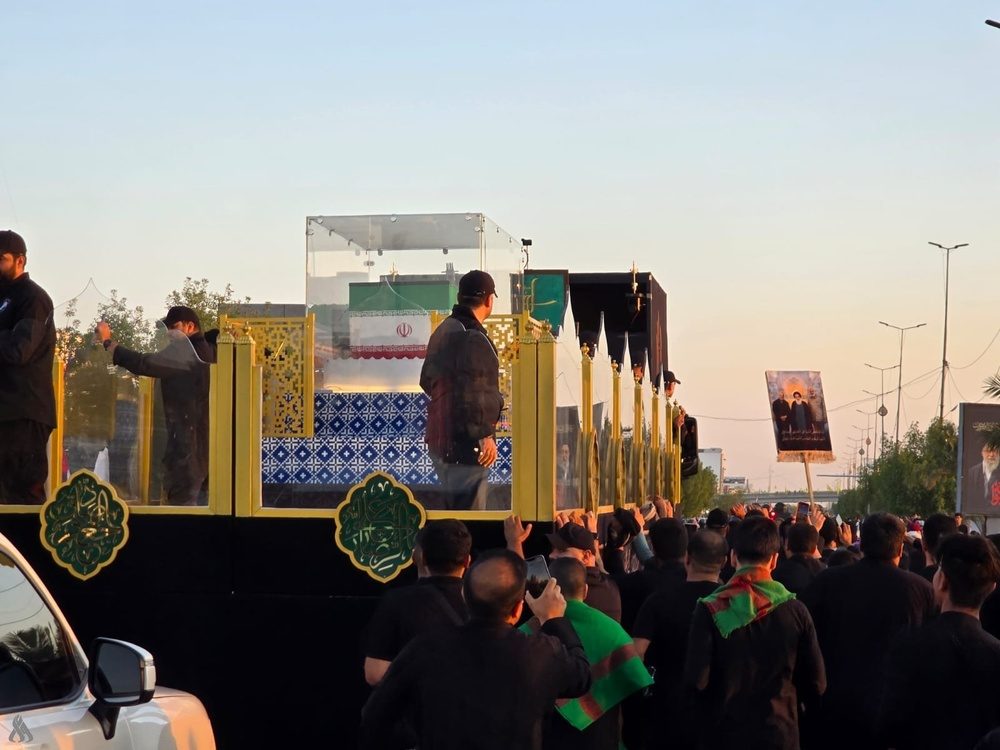 مەراسیمی بەڕێکردنی جەماوەریی تەرمی ڕێبەری شەهید لە کەربەلا و نەجەف