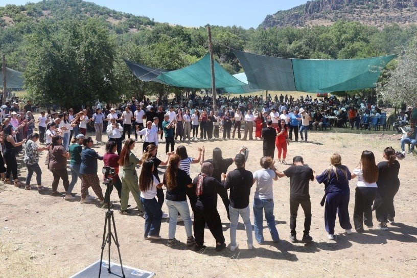 جشنواره طبیعت و فرهنگ ارغوان در مالاتیا + فیلم