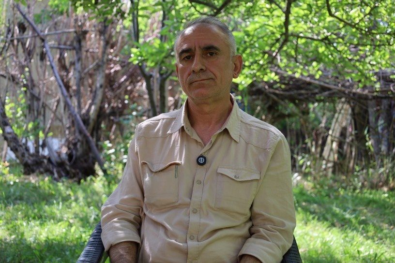 زندانی سیاسی که پس از ۳۰ سال  آزادشده، روایت سال های زندان را گفت + فیلم