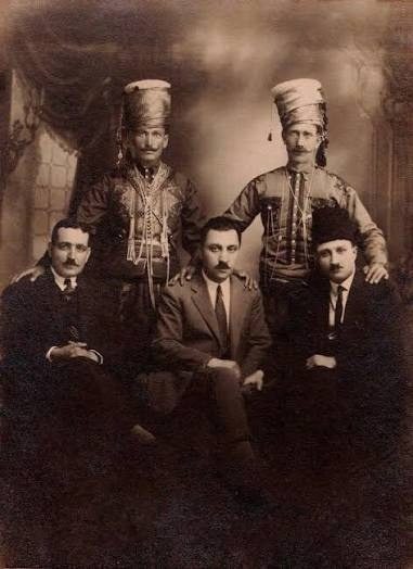 میر جەلادەت بەدرخان شۆڕشگێڕی ڕووناکبیری و ئەندازیاری ئەلفوبێی لاتینی کوردی