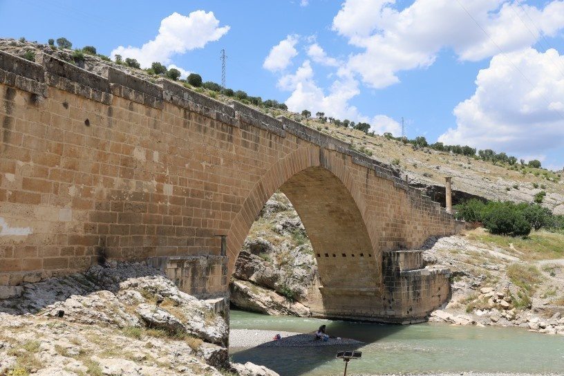 پل دوهزار ساله جندره؛ شاهکار مهندسی در کردستان ترکیه + فیلم و تصاویر