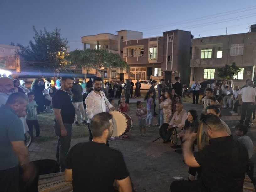 برگزاری جشنواره «دیدار هنری» در آدانا با اجرای موسیقی و مجلس دنگ‌بێژ + فیلم