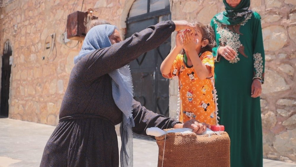 بحران آب و برق در روستای زیرک کوبانی؛ زندگی اهالی به روش‌های قدیمی بازگشته است