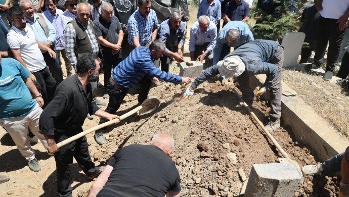 جان باختن بازیگر کُرد در بازداشتگاه ژاپن و افزایش موج نژادپرستی علیه کُردها در این کشور