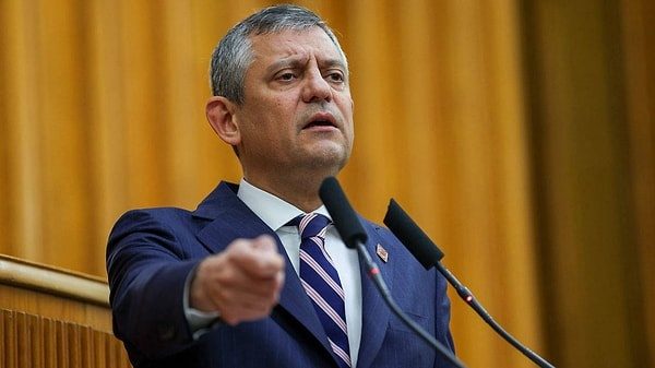 Özgür Özel gave his farewell speech