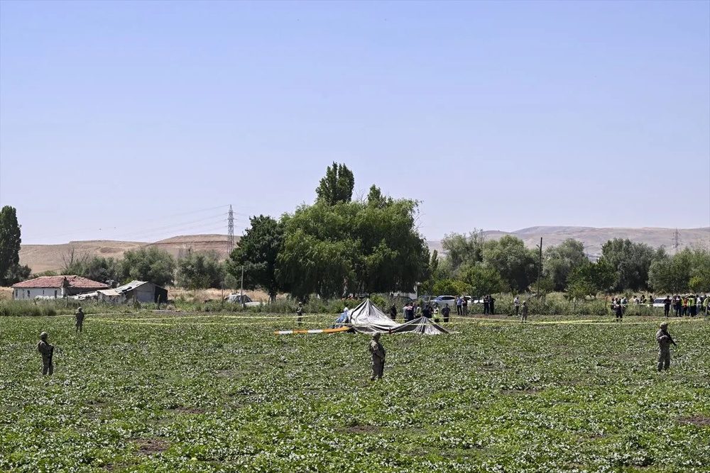 سرهنگ بازنشسته ارتش در حادثه سقوط بالگرد در آنکارا جان باخت + فیلم