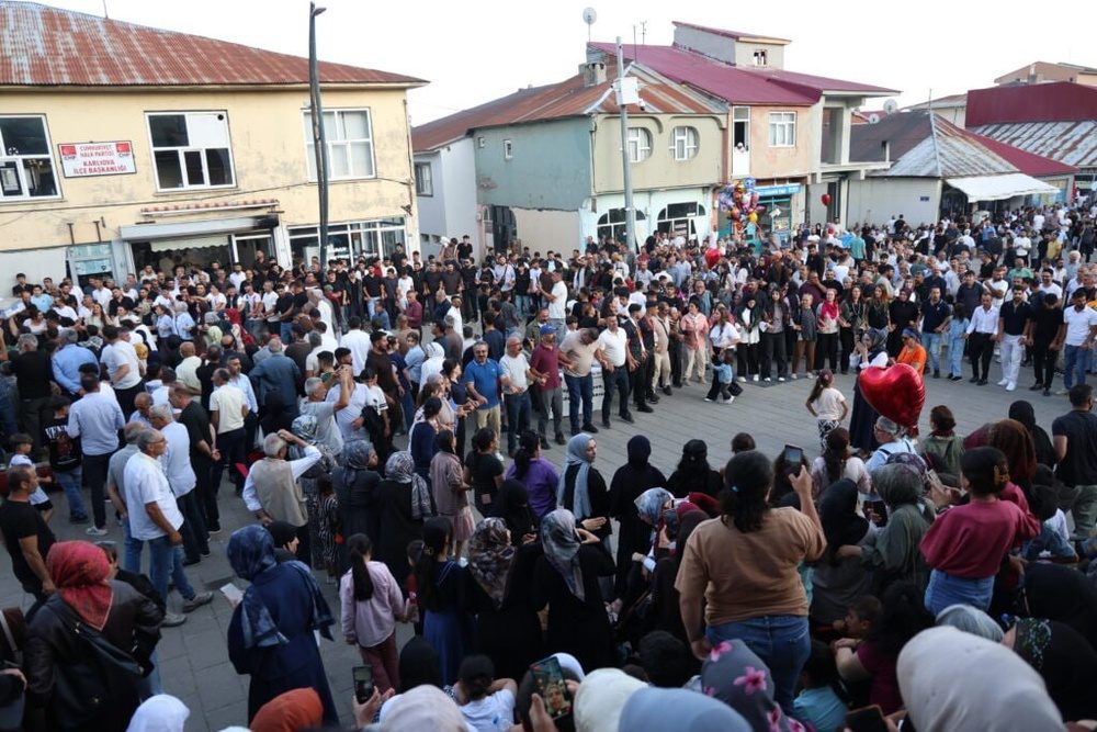جشنواره فرهنگ و طبیعت کانی‌رش با حضور صدها نفر برگزار شد