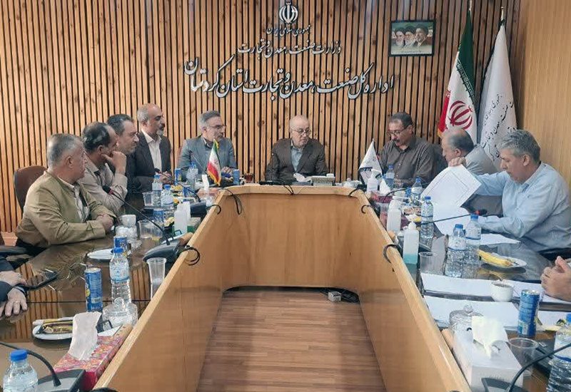 نرخ گذاری کالاها و خدمات باید بر پایه کارشناسی و ضوابط قانونی انجام شود