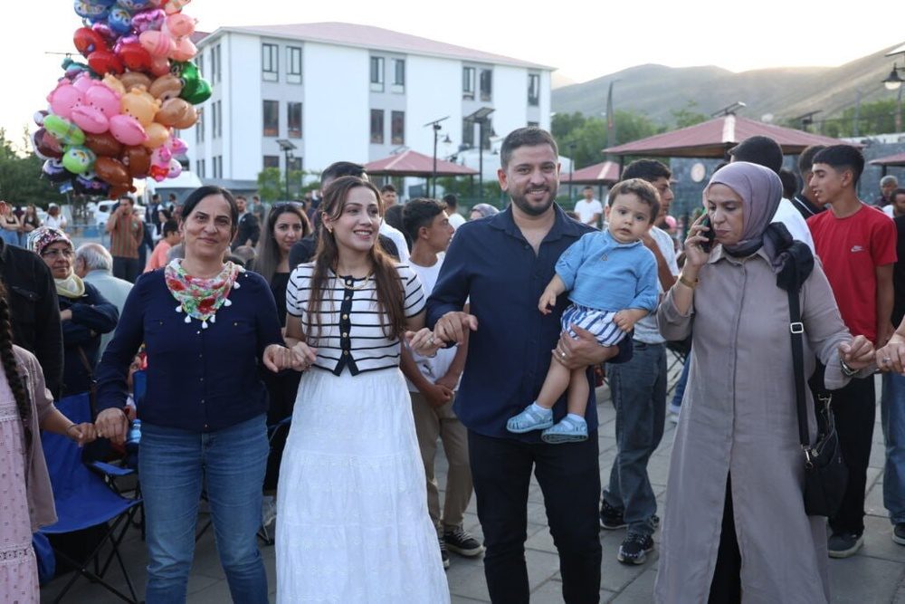 جشنواره فرهنگ و طبیعت کانی‌رش با حضور هزاران نفر برگزار شد