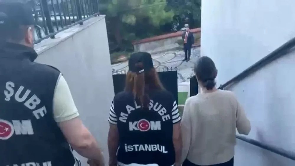 شهردار اسکودار استانبول و پنج نفر دیگر از اعضای CHP بازداشت شدند