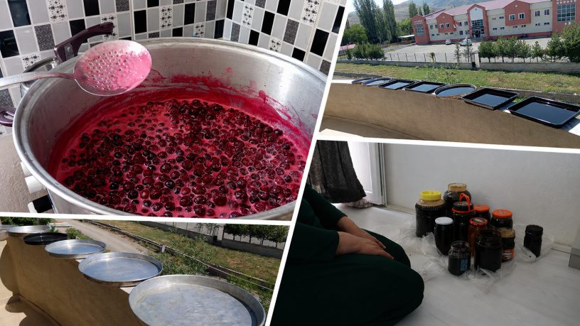 زنان قارص چگونه به شیوه‌های سنتی، لواشک توت، شیره و کومه درست می‌کنند + فیلم