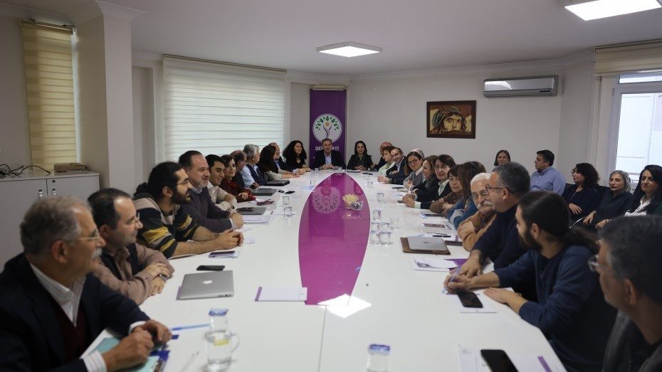 نشست فوقالعاده دم پارتی درباره قانون چارچوب صلح روند صلح