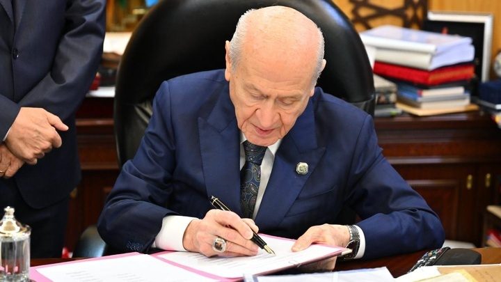 دەوڵەت باخچەلی: عەبدوڵا ئۆجەلان و سەلاحەدین دەمیرتاش دەبێت ئازاد بکرێن