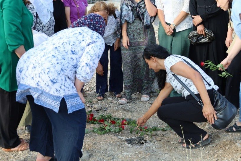 یادبود عضو جانباخته زنان PKK در موش؛ اعتراض به خشونتهای جنگی علیه زنان