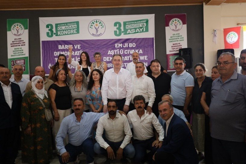 بکرخان: ترکها از روند صلح نترسند؛ دموکراسی خواهد آمد